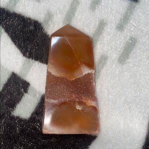 Natural stone honey calcite tower